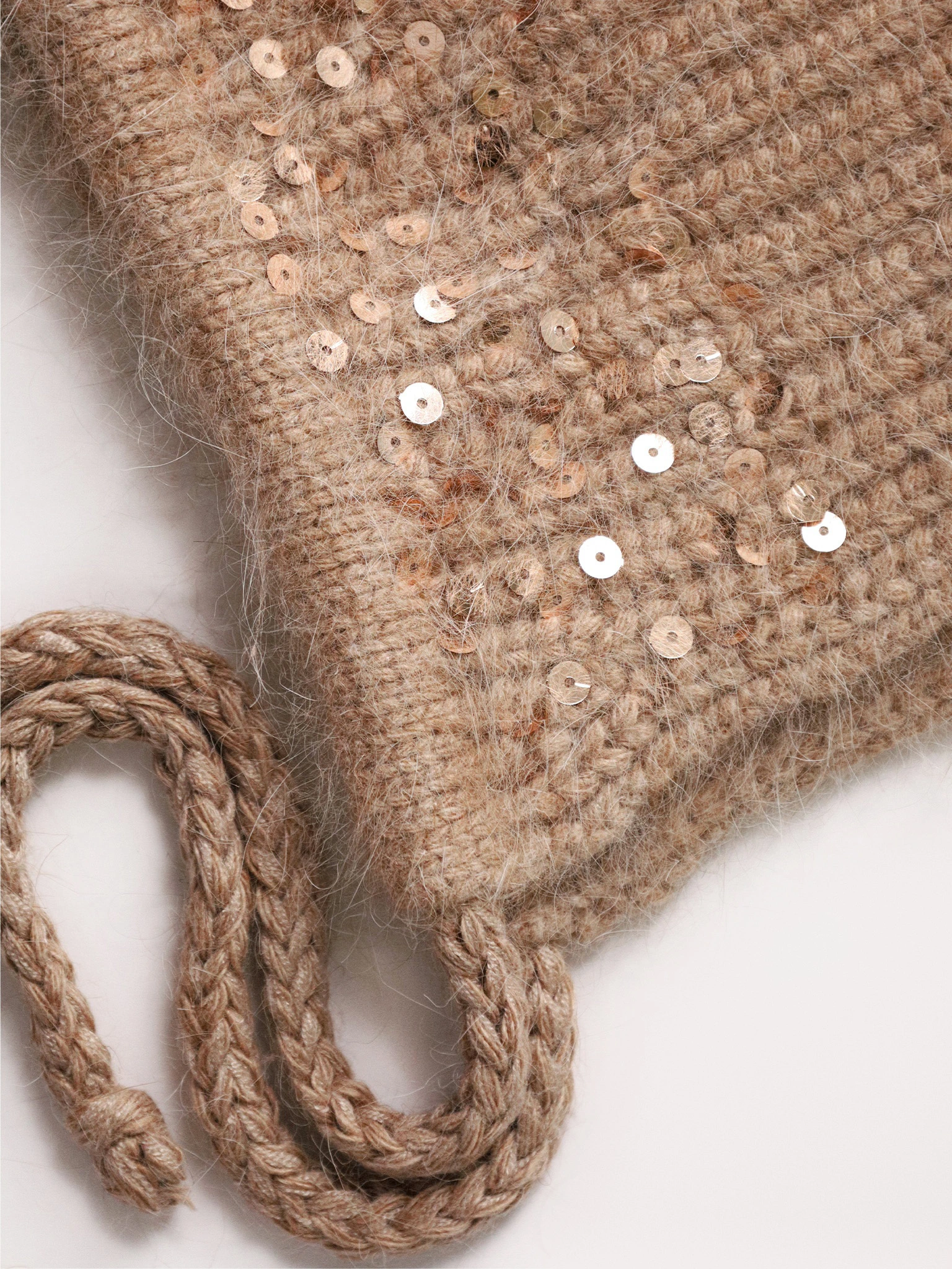 Шапка-капор с пайетками в ассортименте